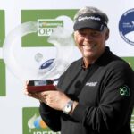 Darren Clarke con su trofeo. Foto: Luis Corralo
