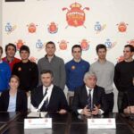 En el centro, Gonzaga Escauriaza, presidente de la RFEG, en el acto de presentación del Pro Spain Team 2011 En el centro, Gonzaga Escauriaza, presidente de la RFEG, en el acto de presentación del Pro Spain Team 2011
