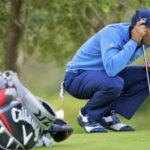 Álvaro Quirós lee un 'putt' durante la tercera ronda en Finca Cortesín. Foto: Volvo in Golf