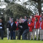 Sir Craig Reedie, vicepresidente del COI, dio unos golpes en un hoyo corto del Club de Campo durante la visita que realizan a la candidatura de Madrid 2020. Foto: Madrid 2020