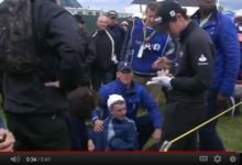 Rory McIlroy descalabró a un joven espectador (VÍDEO)