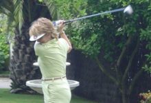 Esperanza Aguirre se inscribe en el Lady Golf Solidario