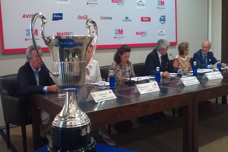 La Copa del Open de España femenino presidió el acto de presentación del torneo en Madrid. Foto: Mondelo