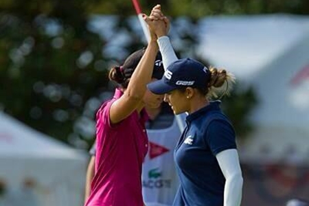 Azahara Muñoz y Carlota Ciganda