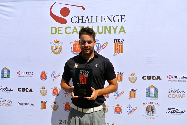 Antonio Hortal con su trofeo de campeón en el Challenge de Catalunya 