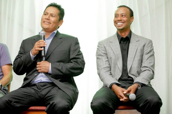 Notah Begay III y Tiger Woods en una foto de archivo