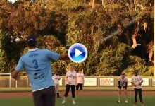 Jugadores del PGA y sus esposas practican softbol. Atención al golpe de Kuchar a una mano (VÍDEO)