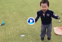 Momento divertido: Vaya cabreo coge este niño después de fallar un putt corto (VÍDEO)