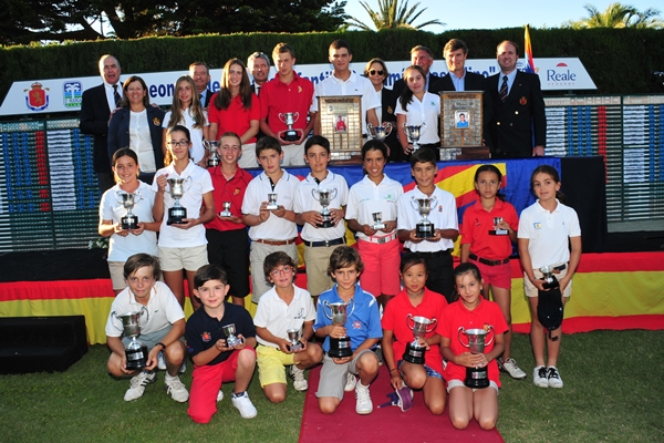 Peligra la cantera española. Foto de los campeones de España 2013 Infantil, Alevín y Benjamín 