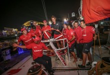 Rafa Nadal visita la Volvo Ocean Race y el MAPFRE en Abu Dhabi