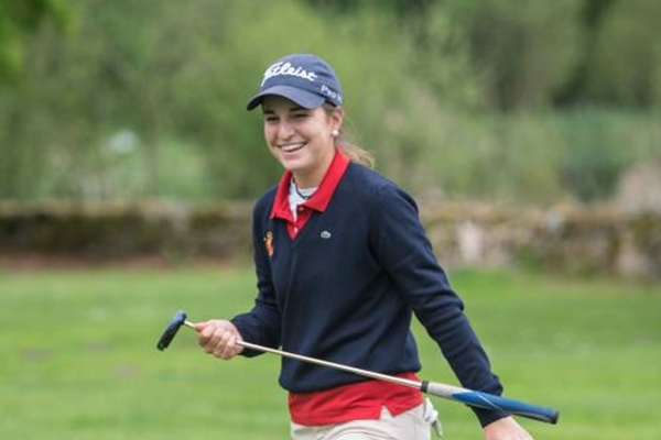 Luna Sobrón mantiene el liderato después de 36 hoyos