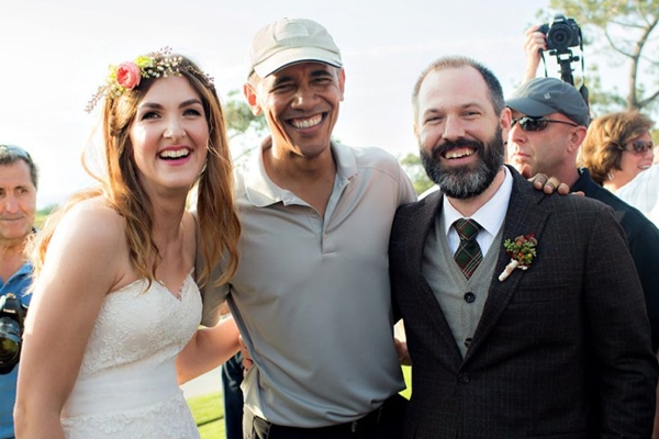 Obama con los novios. Foto: @ForTheWin