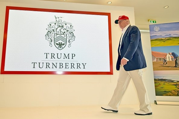 Donald Trump en Turnberry. Foto: @FT