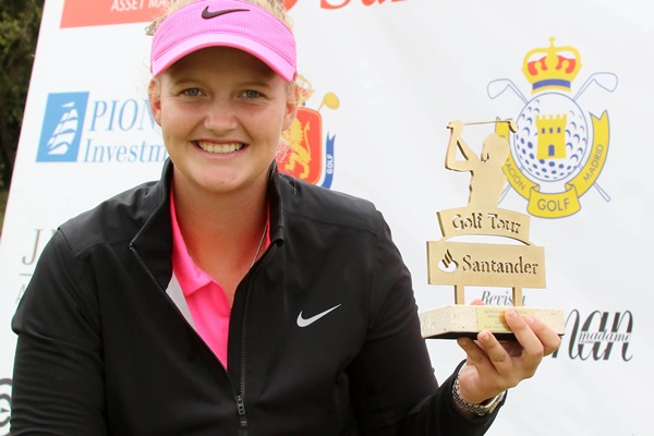 Gabriella Cowley campeona en Izki Golf. Foto: Fernando Herranz