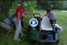 Sergio enterró toda posibilidad de seguir en el PGA con este golpe debajo de un coche en el 8 (VÍDEO)