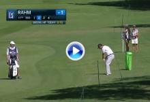 Ni el fuerte viento impidió este golpazo de Jon Rahm desde el rough. Dejó la bola dada (VÍDEO)