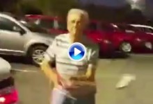 Un octogenario ataca a un vendedor de coches con un palo de golf tras una discusión (Inc. VÍDEO)