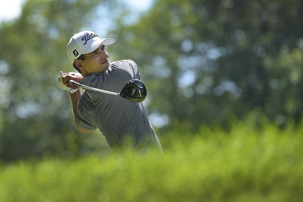 El joven golfista norteamericano tuvo la ronda soñada en el PGA, golpe del día incluído. Foto: @PGATour