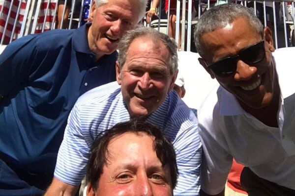 Clinton, Bush y Obama con Mickelson. Foto @PGATOUR
