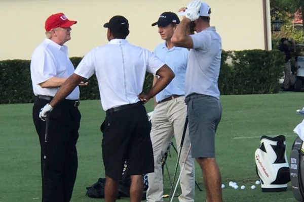 Tiger, Johnson, Faxon y Trump. Foto; @cal_golf_travel