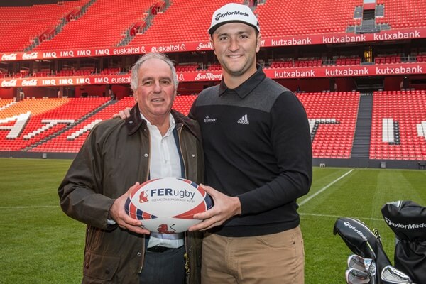 Jon Rahm y Alfonso Feijoo, presidente de la Federación Española de Rugby