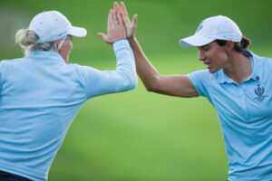 Carlota Ciganda y Melissa Reid. Foto @GolfSixes 2