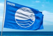 Orihuela consigue que sus once banderas azules ondeen en sus playas por tercer año consecutivo