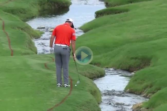 Jon Rahm de espaldas Hoyo 18 US PGA día 4 650