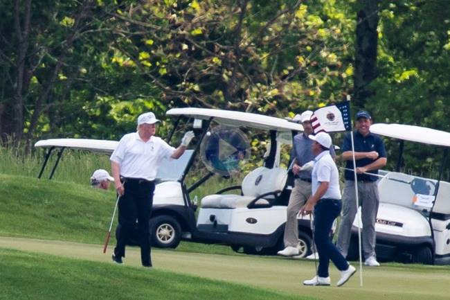 Videos De Golf. Trump Enjugó Sus Penas Jugando Al Golf En Uno De Sus ...