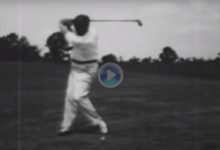 Vea y disfrute con el que seguramente sea el mejor swing en la historia del Golf, el de Bobby Jones
