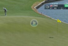 El Golf es duro… Homa y Long dieron una lección práctica de como enviar la bola al agua ¡pateando!