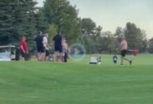 Brutal pelea en un campo de golf entre jugadores, uno de ellos se armó con el palo de la bandera