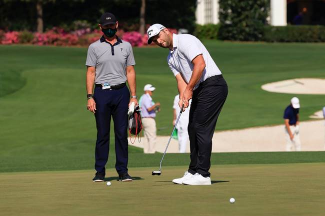 Jon Rahm en el putting green del Augusta National. Foto Augusta National 650