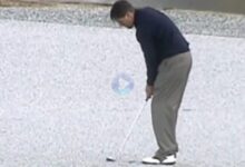 El PGA Tour recuerda este increíble chip de Mickelson en el 2000 salvando el hielo en pleno green