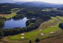 Izki Golf presenta sus tarifas 2022, su experiencias truferas + bautismo de Golf y placas fotovoltaicas