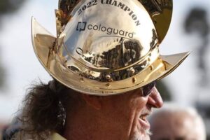 Miguel Ángel Jiménez Campeón Cologuard Classic casco 2