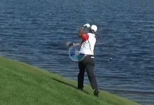 El Golf es duro… Hideki Matsuyama envió 3 bolas al agua. Anota cuádruplebogey en un par 5 y se retira