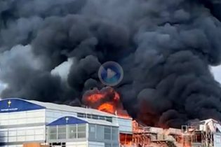 Un gran incendio devora una de las grandes carpas del Marco Simone CC, sede de la Ryder Cup