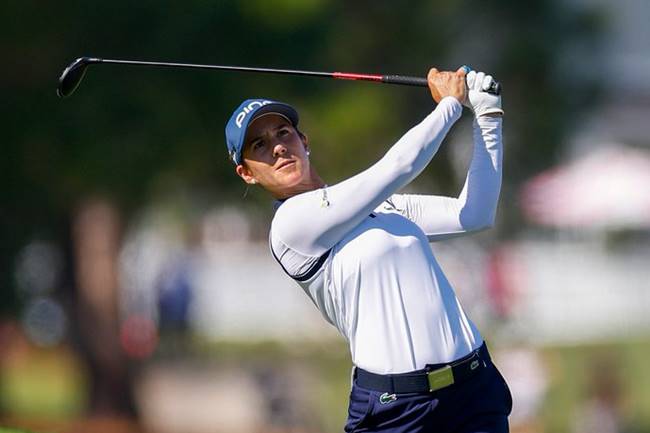 Azahara Muñoz aguanta las embestidas y tiene a tiro el corte en el KPMG Women’s PGA Champ.