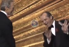 ¿Sabías qué… Nicholson recibió a Eastwood con un swing de Golf antes de entregarle el Oscar?