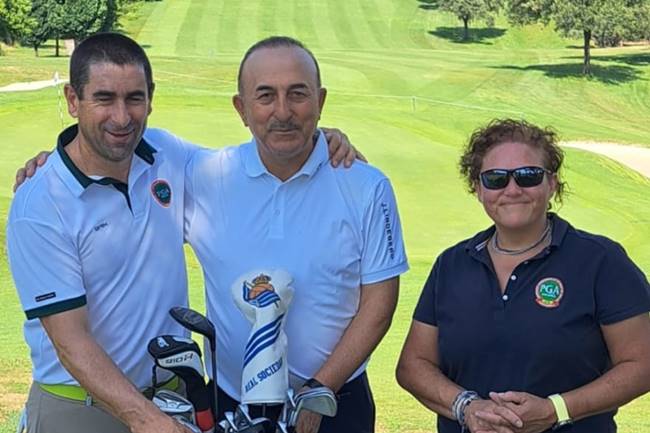La PGA refuerza sus relaciones internacionales en un encuentro con el ministro de Turismo de Turquía