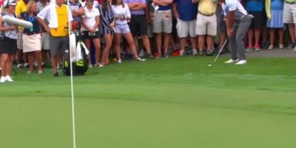 Tiger Woods dejó para la historia este flop shot en su primera bandera del Wyndham de 2015