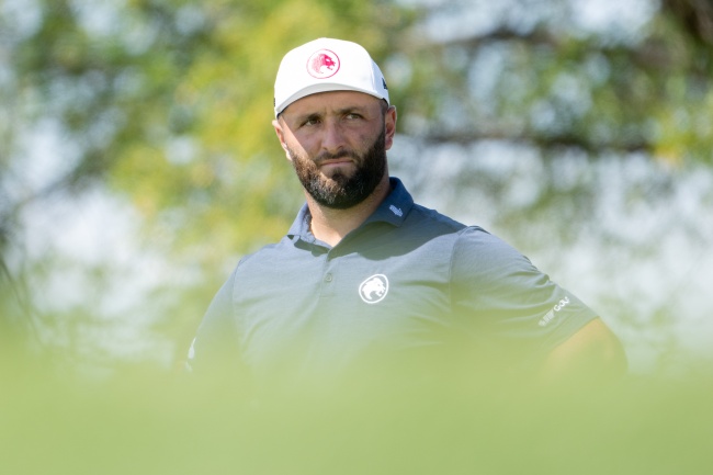 Jon Rahm golpea la puerta del título individual con una remontada antológica y lidera en Chicago