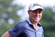 Justin Thomas jugó al epostracismo pero con una bola de golf. El americano salvó el par con el golpe