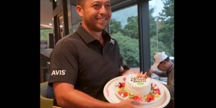 Xander Schauffele recibió su tarta de cumpleaños y su deseo se cumplió: «Intentar no hacer un 9 hoy»