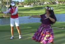 La ganadora del LOTTE Championship celebró su triunfo bailando el «Hula», baile típico hawaiano