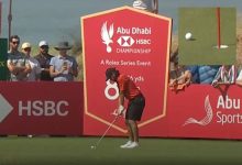 Un golpazo de Ángel Hidalgo, con mucha suerte, entre lo mejor de la primera jornada en Abu Dhabi