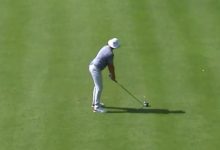 Joel Dahmen se quedó muy cerca del Hoyo en Uno en este par 4 durante el WWT Championship