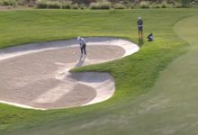 Tyrrell Hatton, autor del golpe del día con una genial sacada de bunker en el inicio del Saudi Int.