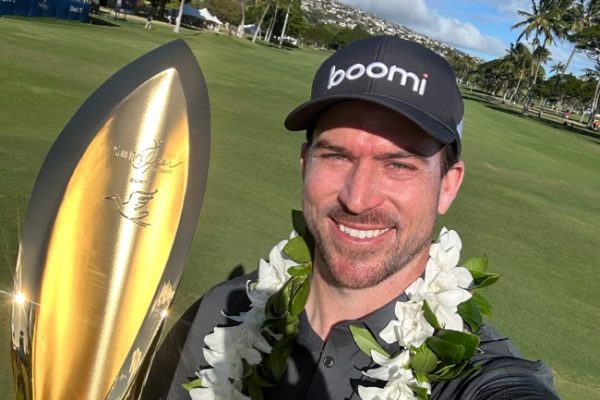 Echavarría sella un brillante subcampeonato en el Sony Open tras caer en el PlayOff ante Taylor